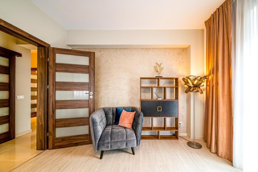 Pink Velvet Rk Ghimbav Exterior foto